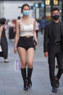 【精选街拍】Vol.2739 长靴短裤黑白搭配 [140P+1V-1.67GB]