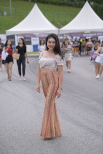 【精选街拍】Vol.2453 花色喇叭裤 [71P-1.66GB]